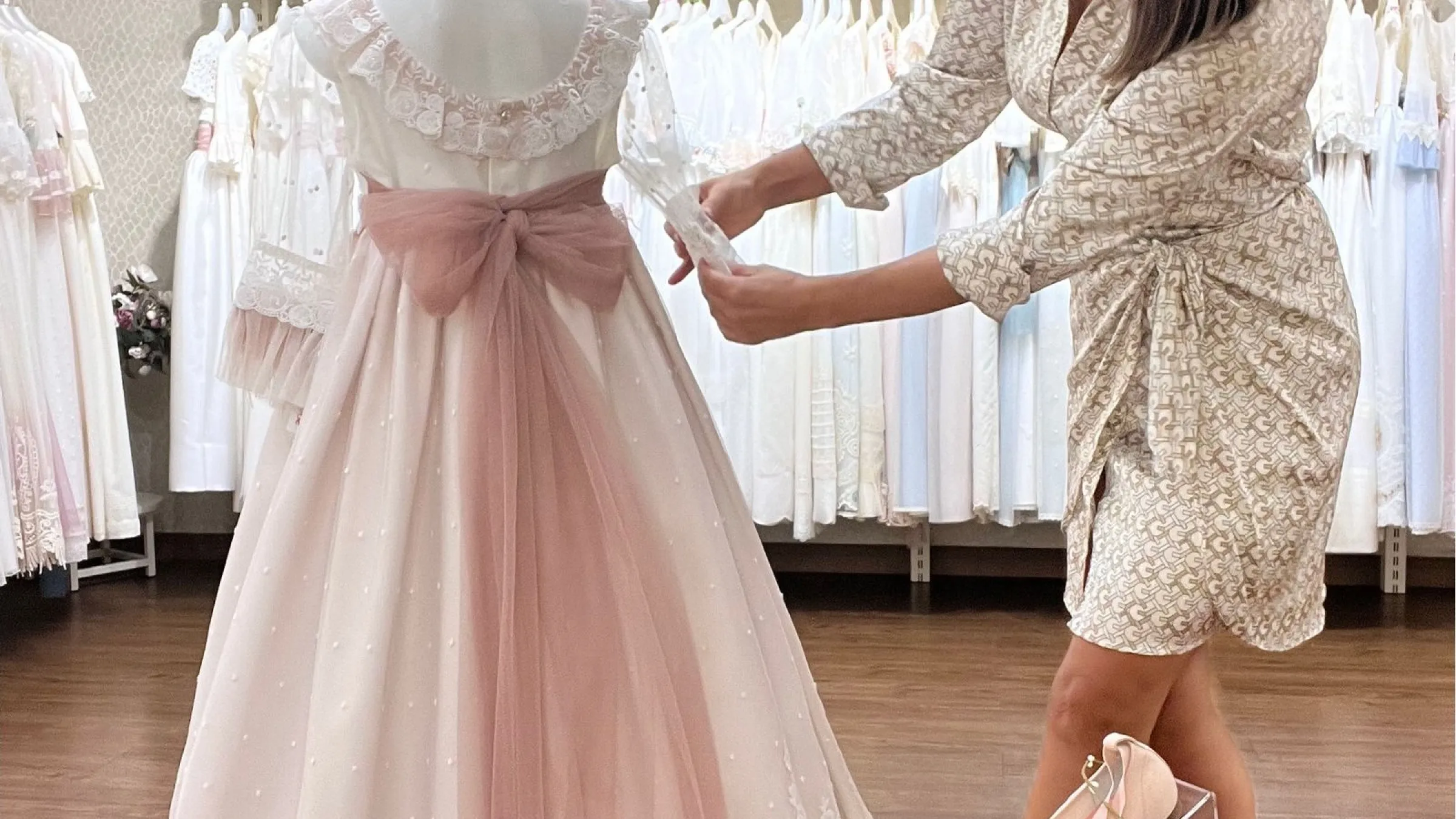 Trajes y Vestidos de Comunion en tallas especiales