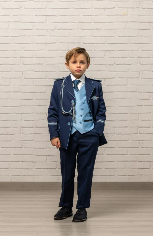 Tradición que deja huella Traje de Comunión Almirante azul, modelo 2104 de la firma Varones