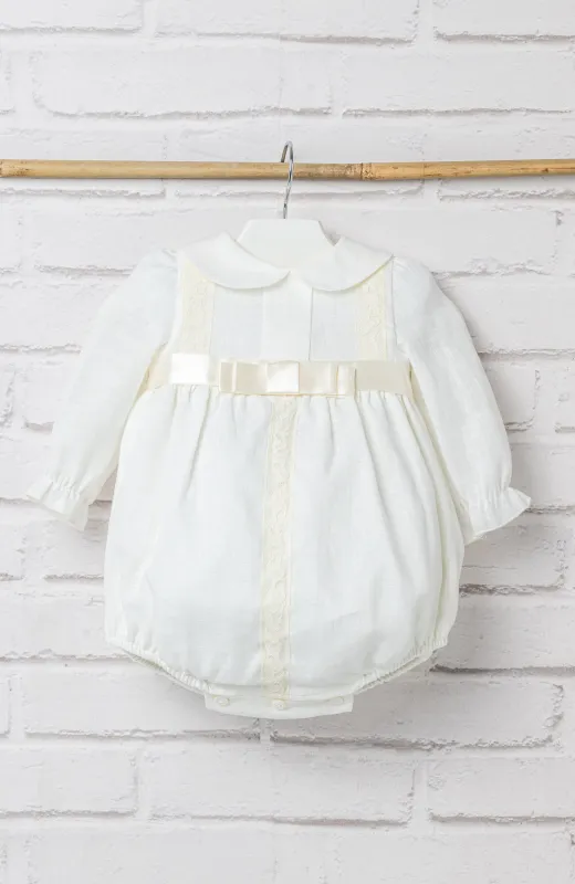 Ranita Bautizo niño lino con capota y manga larga, ideal para ceremonias