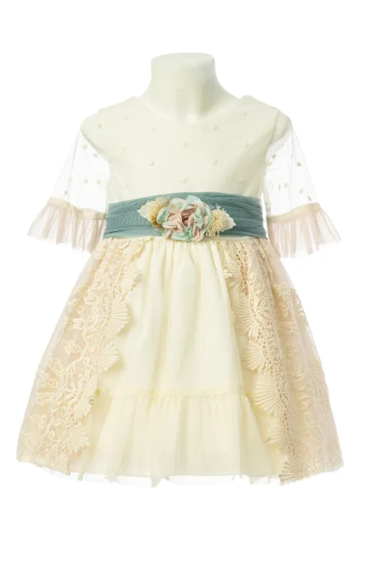 Vestido niña Arras bordado con manga francesa y fajín verde