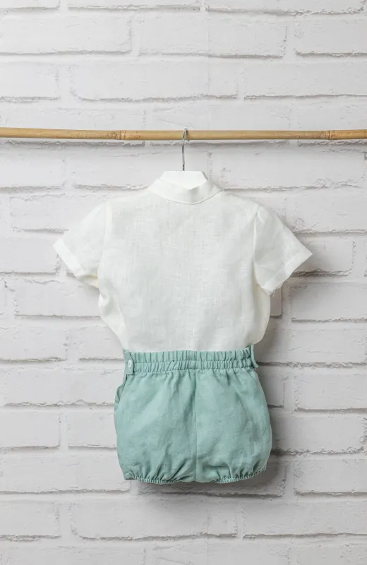 La belleza de lo sencillo Traje lino niño bebé elegante verde, compuesto por camisa cuello mao y pantalón corto