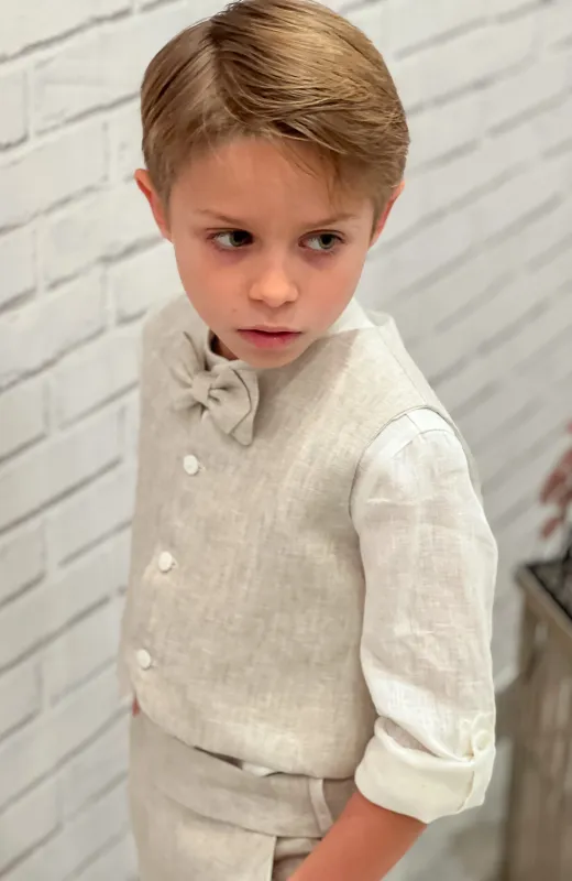 Diseñado para momentos que importan Traje de lino para niño de Arras tostado, ideal para bodas