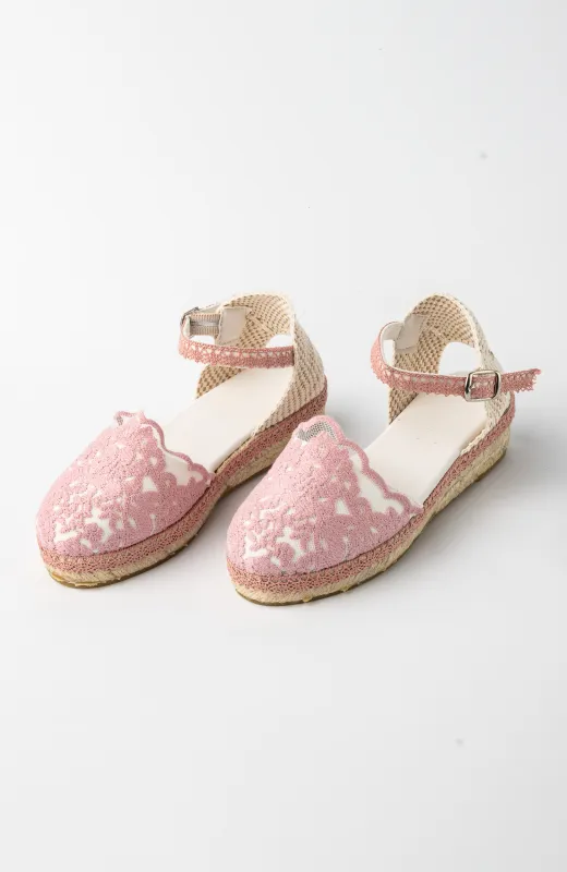 Tan únicos como su vestido Esparteñas de niña bordadas rosas Comunión ideales por su comodidad para ceremonias infantiles