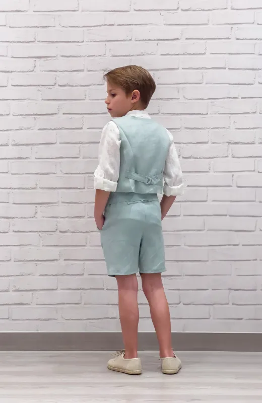 Vestirlo bien también es celebrarlo Traje de lino para niño de Arras verde, con chaleco y pajarita a juego con pantalón