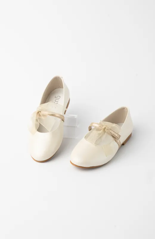 Para pisar con confianza Zapatos elegantes niña color crudo