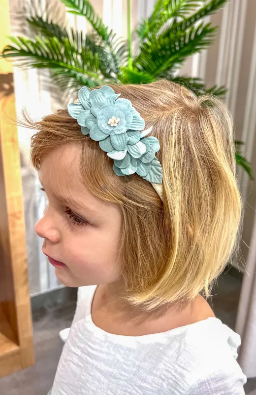 El detalle que la hace princesa Diadema niña ceremonia flores  verdes ideal para vestir y ceremonias tipo arras