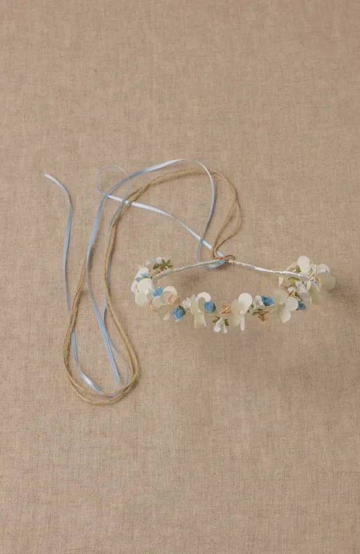 Corona niña Comunión con flores pequeñas celestes ideal para ceremonia infantil