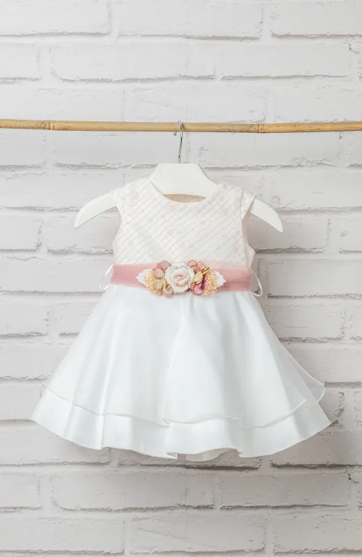 Con la delicadeza que merece Vestido niña bebé ceremonia falda capa y fajín rosa , ideal para Bautizo