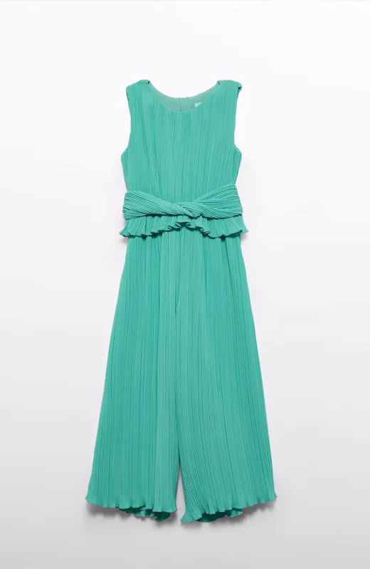 Estilo que la hace sonreír Mono niña plisado verde de Abel and Lula, ideal para asistir de invitada a una boda