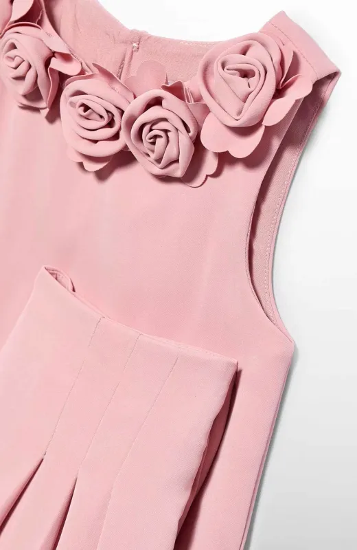 Con la delicadeza que merece Mono niña