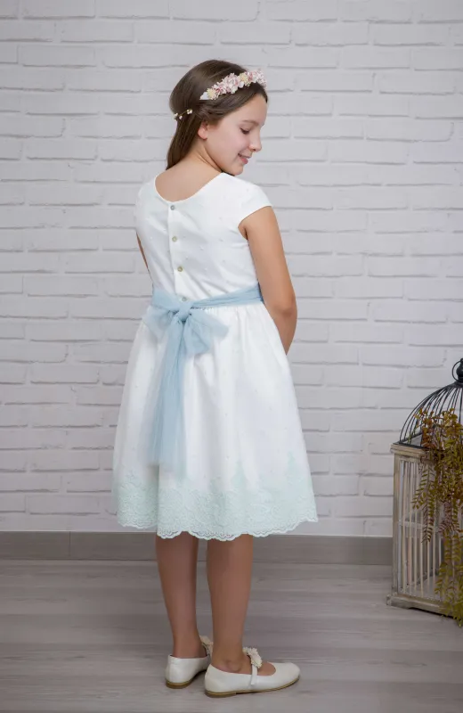 Vestido niña ceremonia bordado fajín verde Vestido niña ceremonia bordado fajín verde