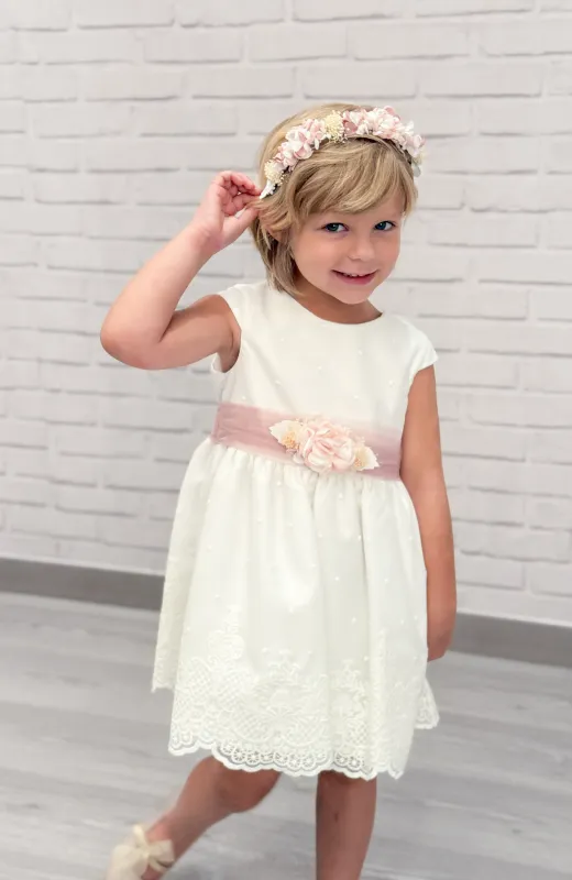 Vestido Arras niña bordado con fajín rosado Inés Vestido Arras niña bordado con fajín rosado Inés