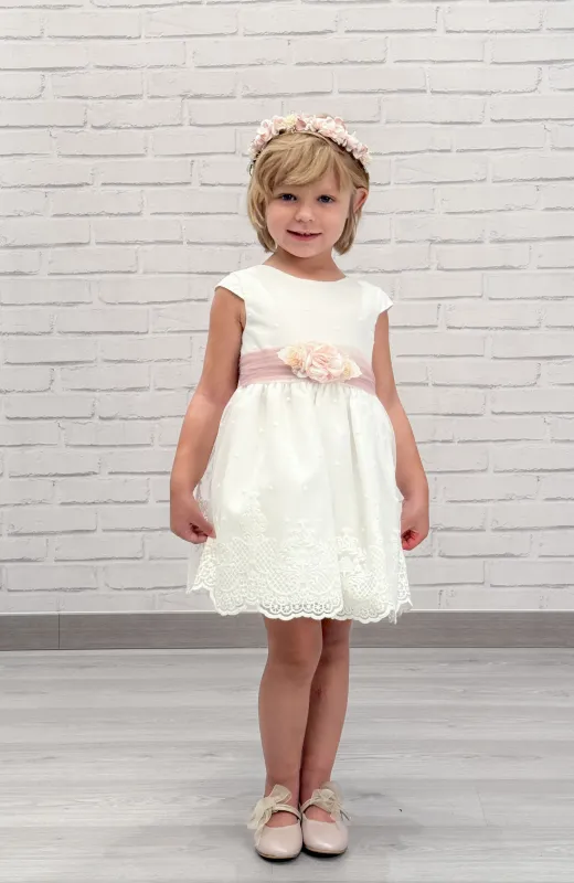 Vestido Arras niña bordado con fajín rosado Inés Vestido Arras niña bordado con fajín rosado Inés