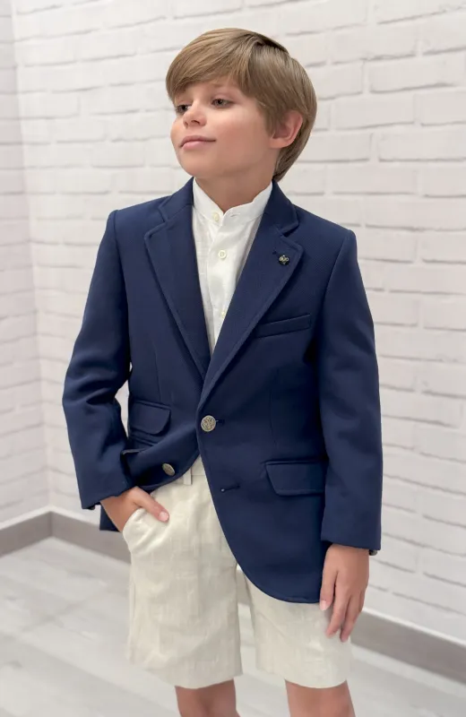 Para su gran día Americana niño ceremonia marino de Comunión