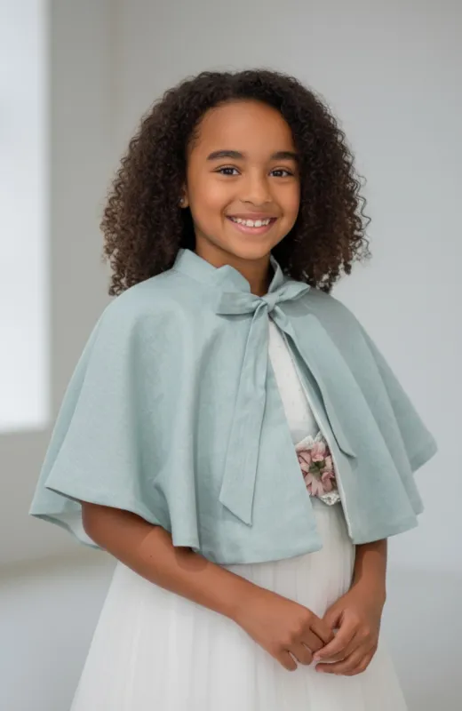 Capa de niña para ceremonia de lino color verde Berlanga