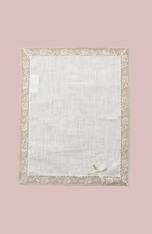 Pañuelo de Bautizo bordado con lacito y puntilla Formoselle