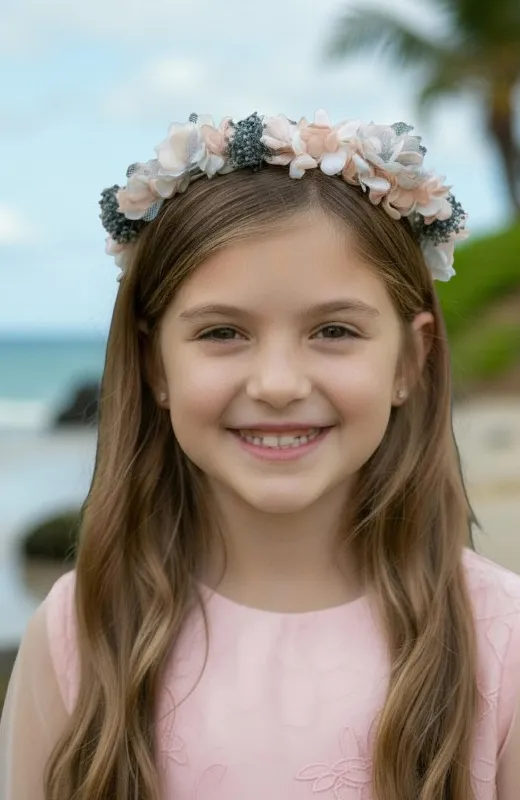 Corona niña ceremonia flores artesanales azules y rosas Vejer