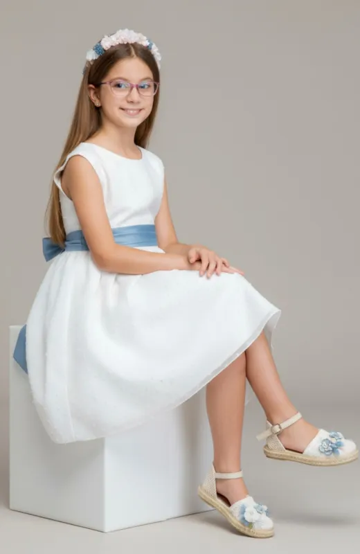 ESparteña niña Puve con detalles en azul