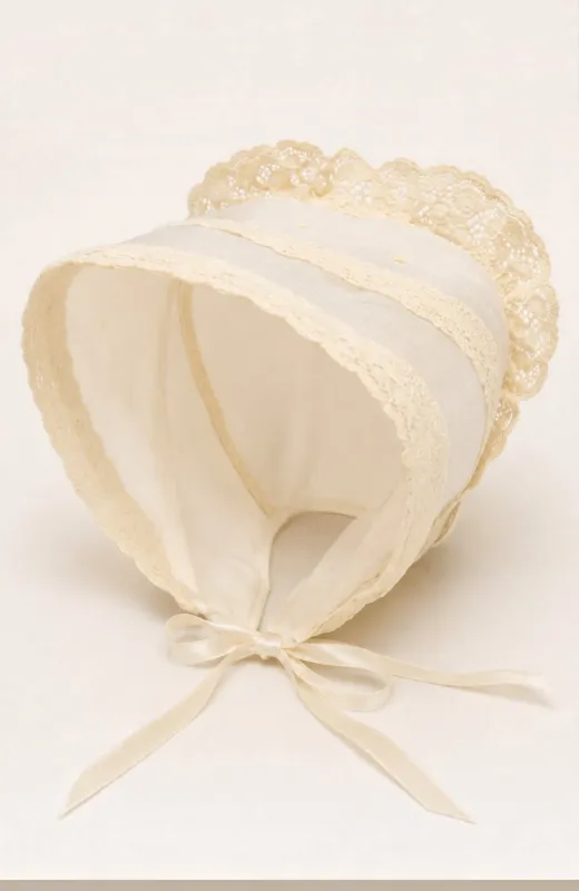 Mantilla de Bautizo con capota ajuego de batista inglesa