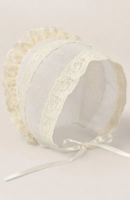 Capota batista inglesa bordada con puntilla beige Halo