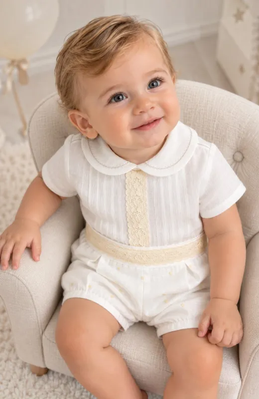 Traje de Bautizo de batista inglesa color crudo Cirro