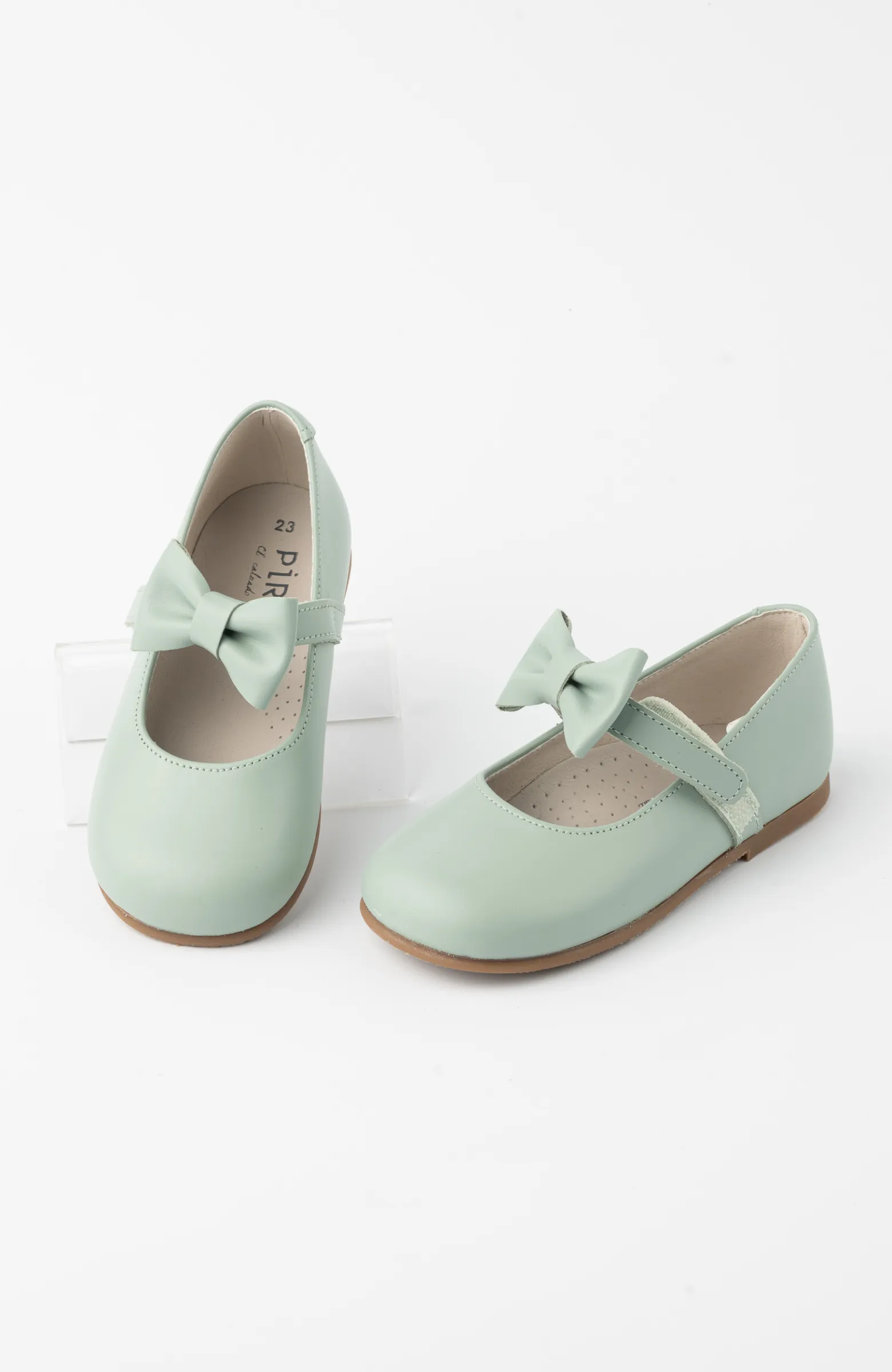 Zapatos niña merceditas lacito verde , ideales para Bautizo y Arras