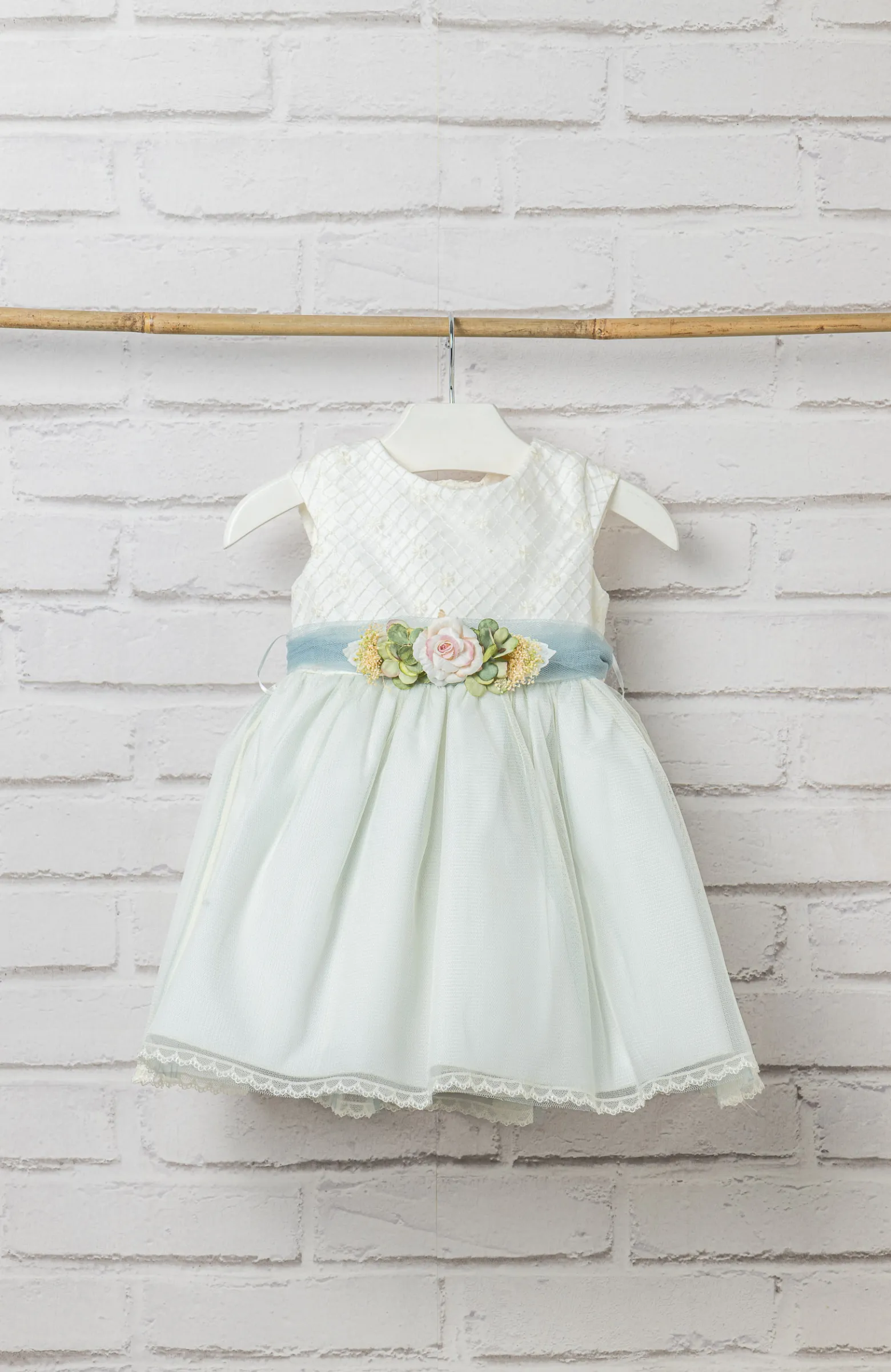 Vestido Ceremonia bebé verde agua y detalle floral , ideal para Bautizo y ceremonia infantil