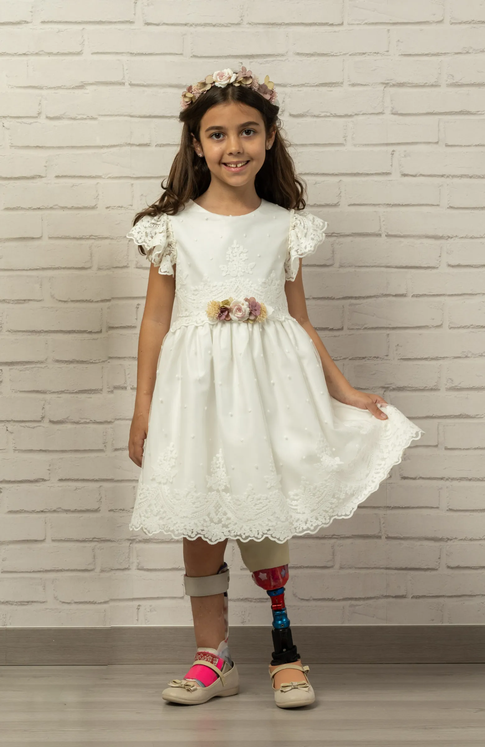 Vestido niña Ceremonia bordado con detalle floral 