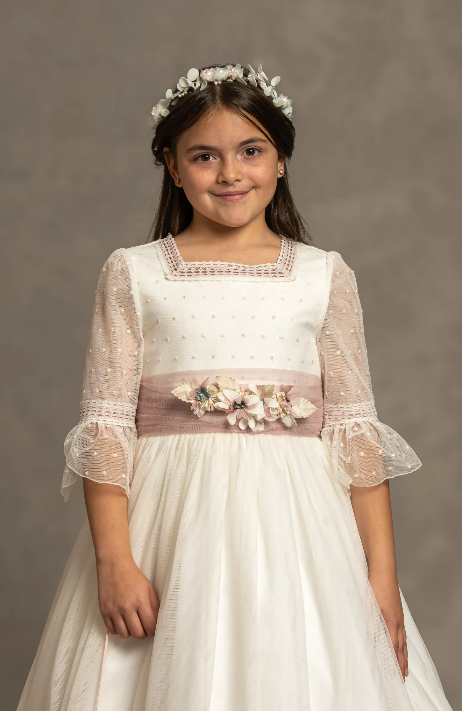 Vestido Comunión niña bodoques bordados