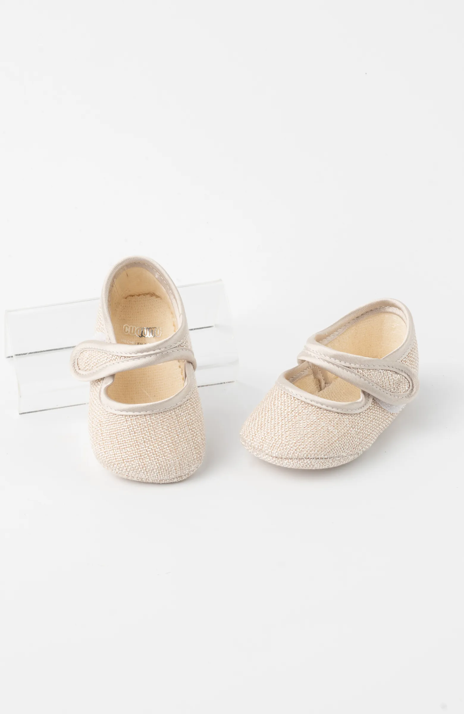 Zapatos bebé tejido dorado sin suela, tipo merceditas
