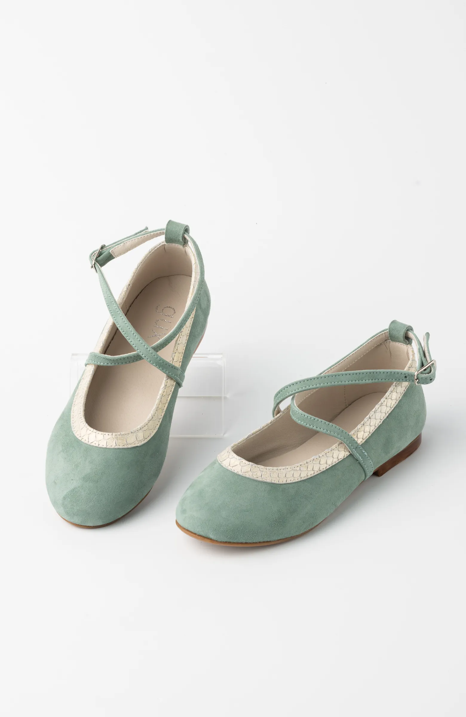 Zapatos de Comunión para niña de ante verde