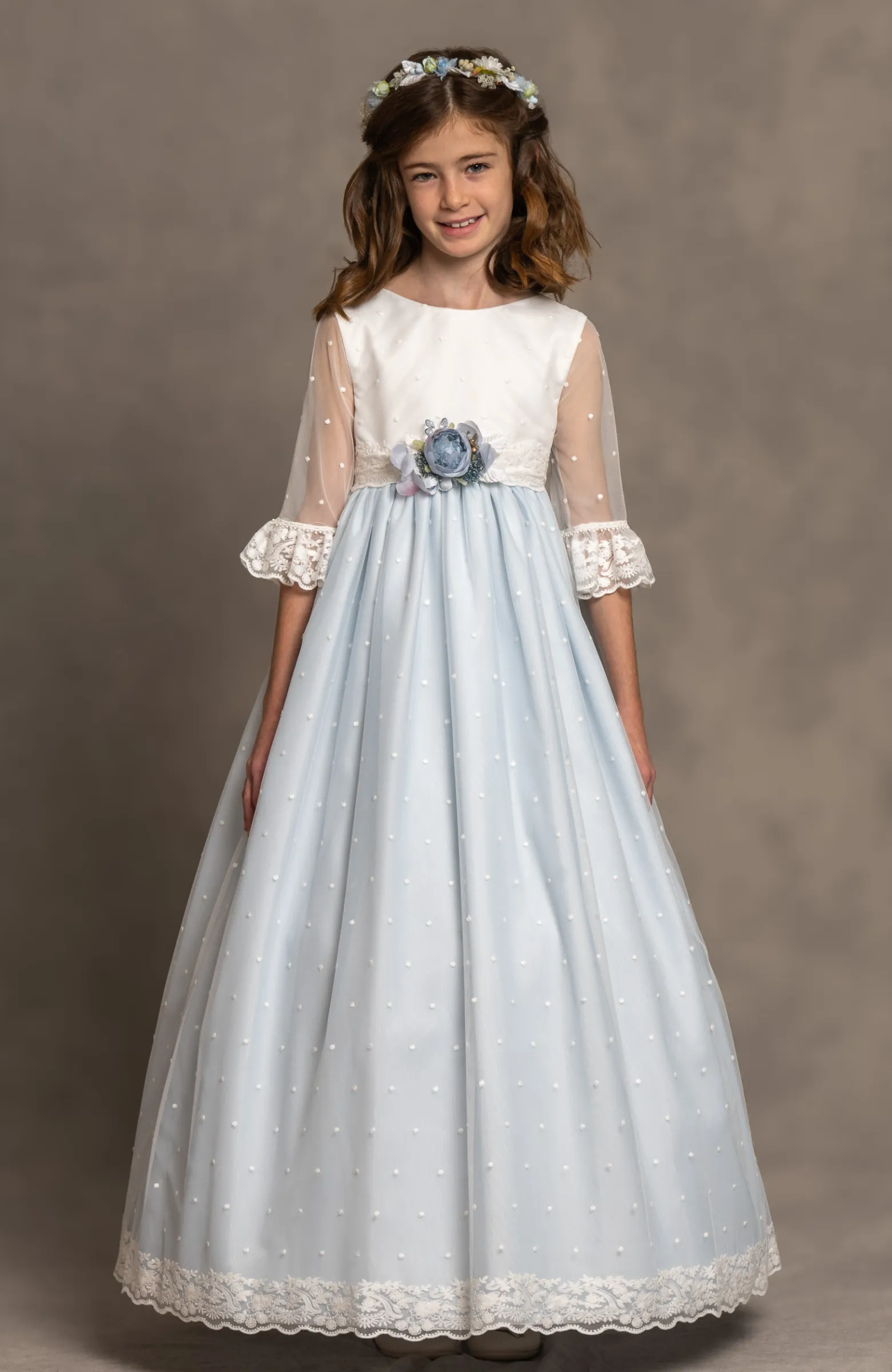 Vestido de Comunión niña Outlet con falda azul
