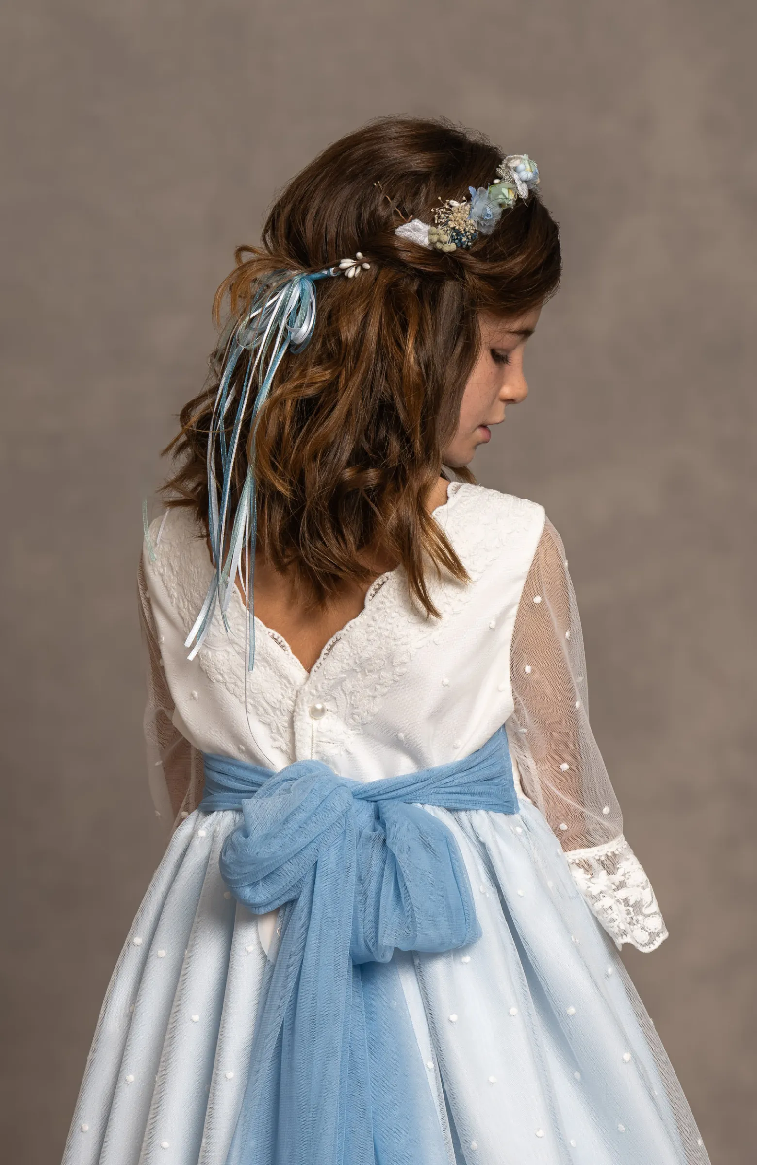 Vestido de Comunión niña Outlet con corona de flores a juego