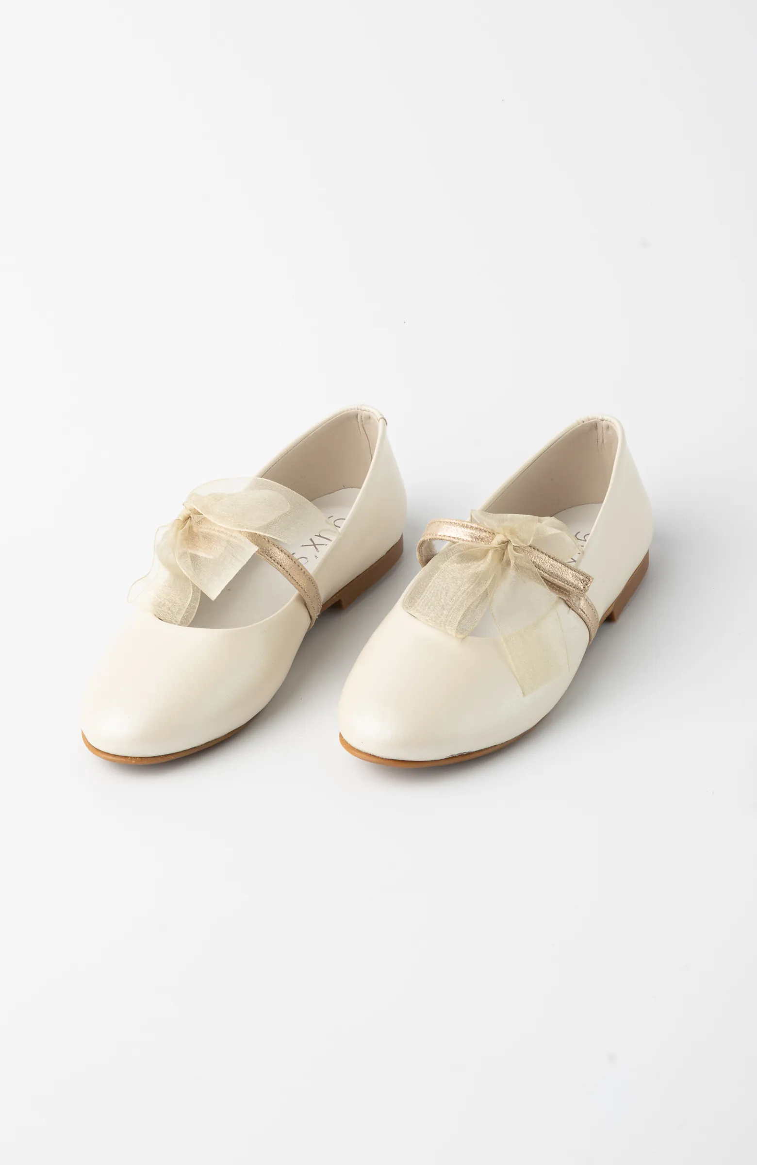 Zapatos elegantes niña color crudo