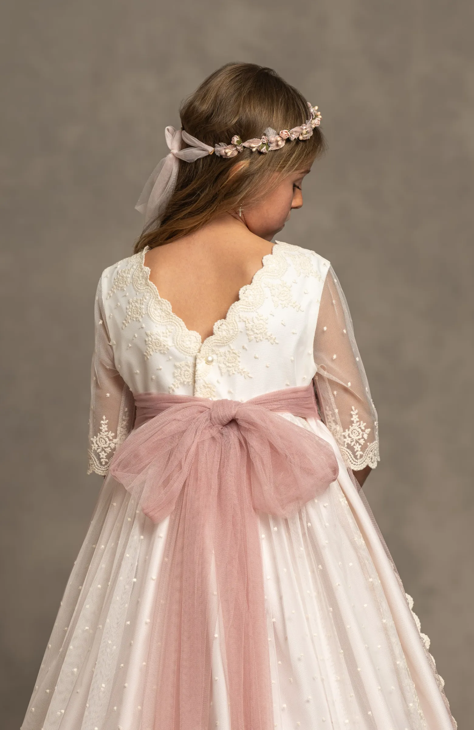 Vestido de Comunión niña Outlet con escote en espalda