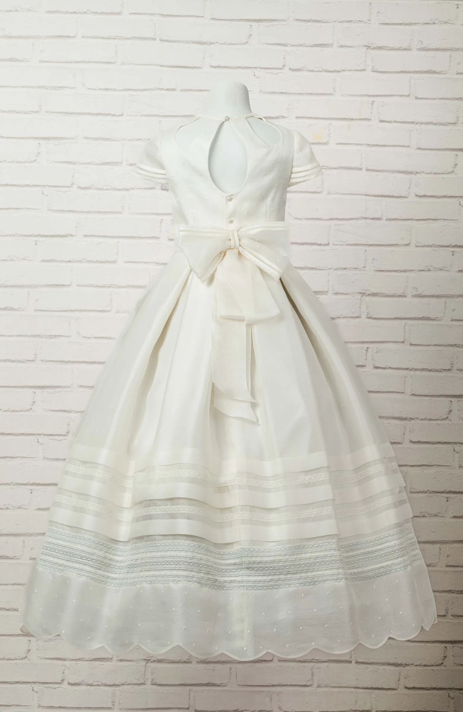 Vestido de Comunión niña Outlet clásico en Madrid y Guadalajara
