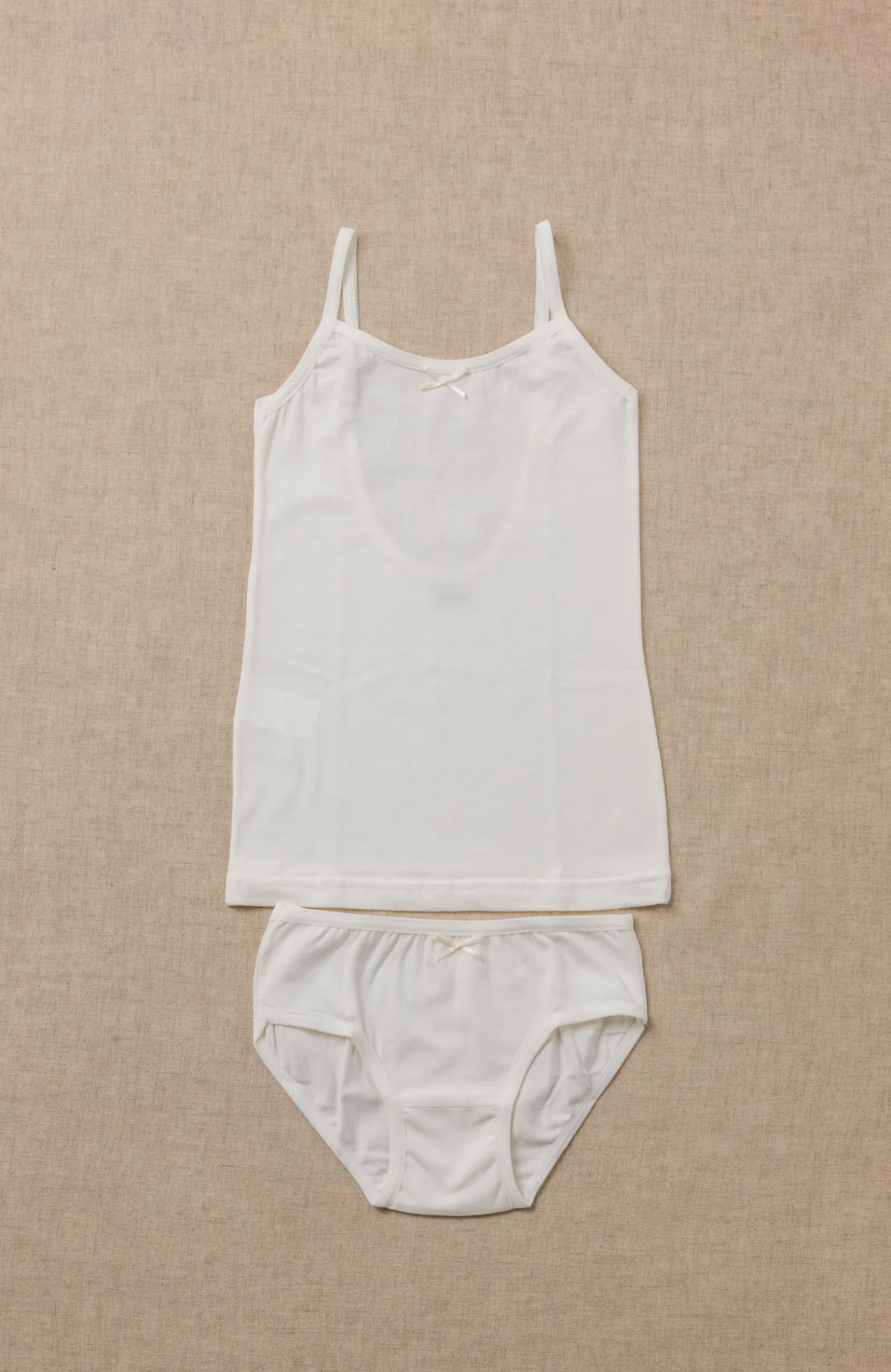 Ropa interior niña Ceremonia con escote en espalda Vuvalu, ideal para llevar debajo del vestido de Comunión o de Arras porque es 100% algodón 
