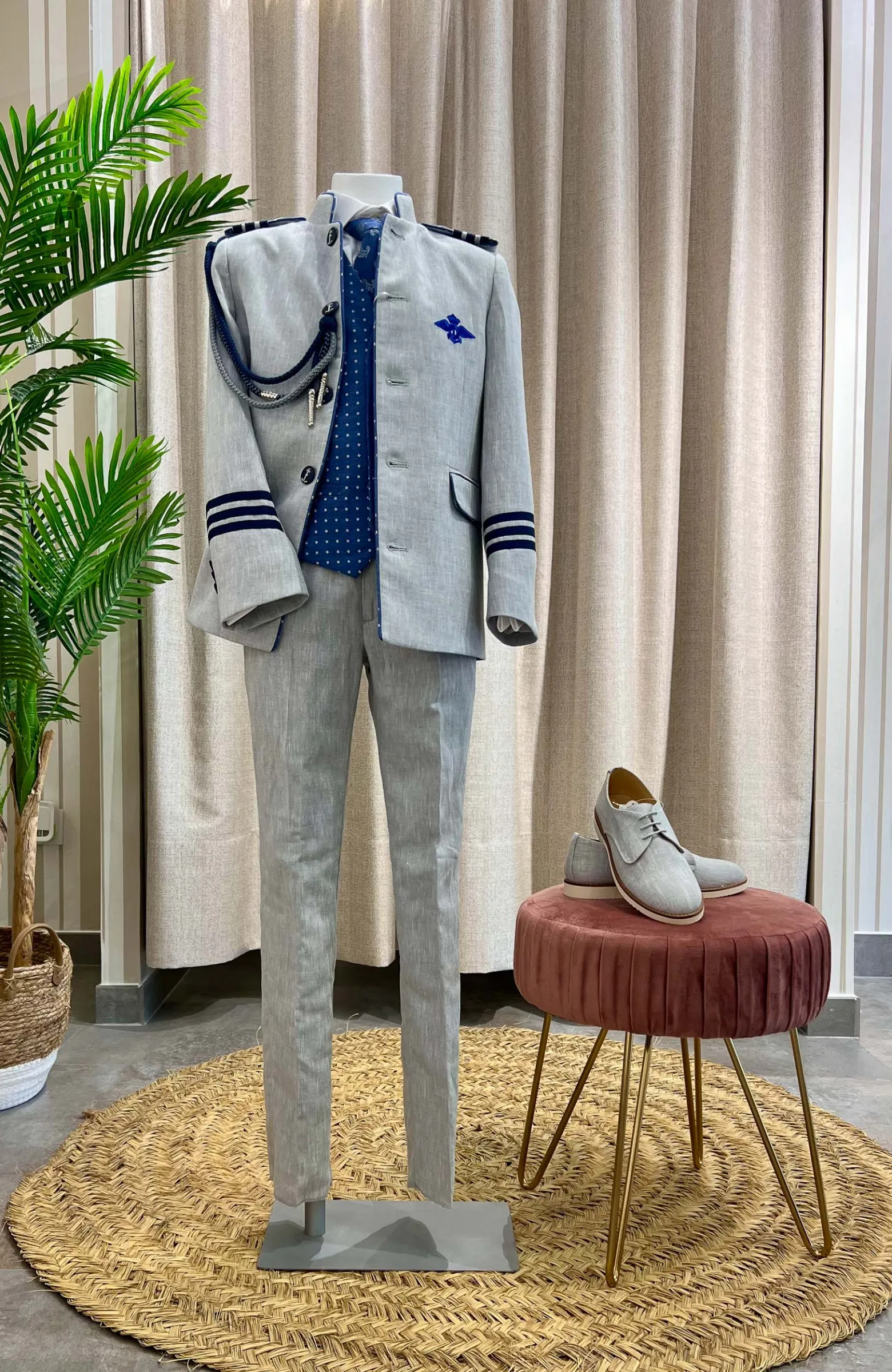 Traje de Comunión Almirante lino gris, marca Varones modelo 2118