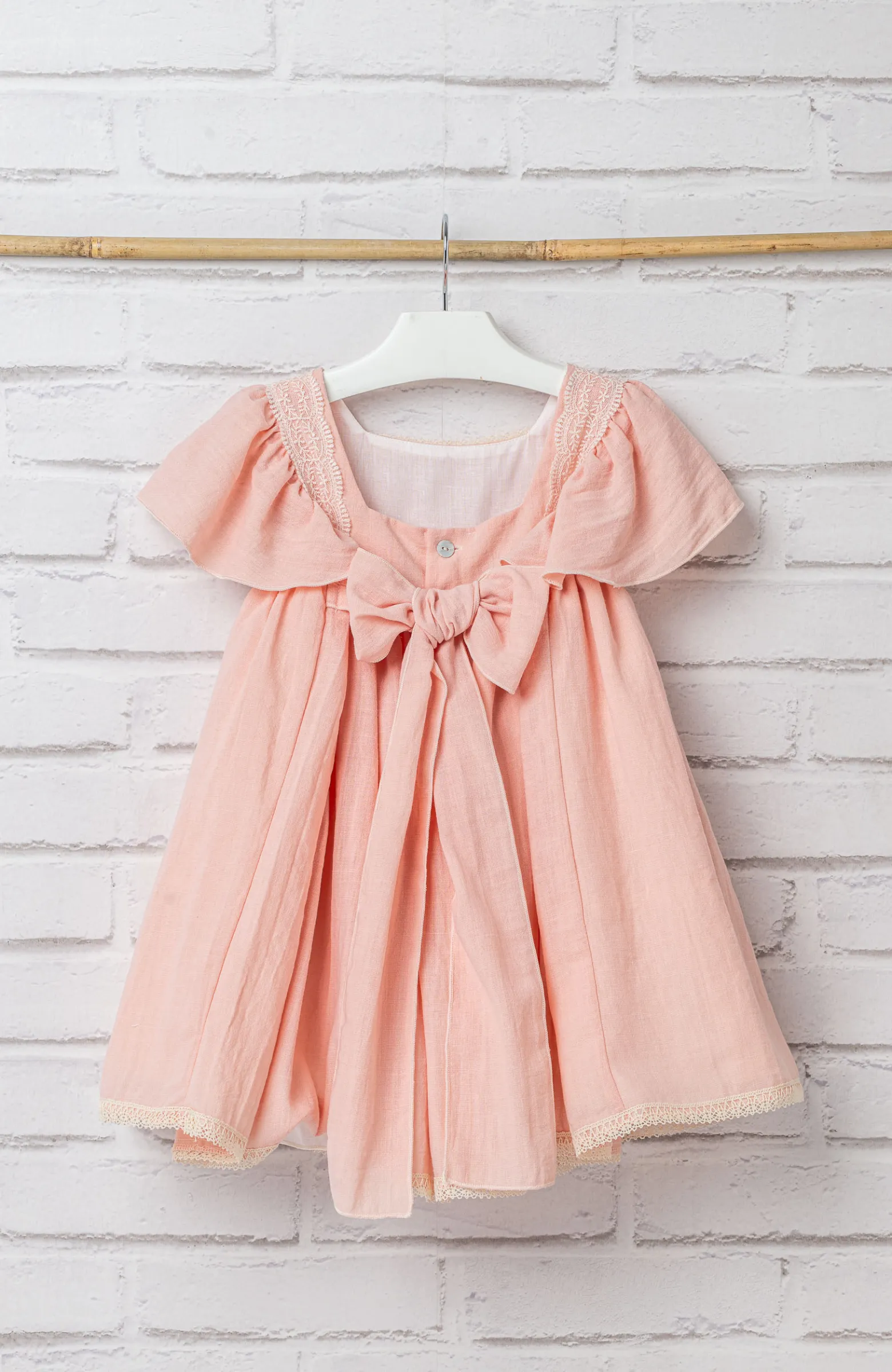 Vestido niña romántico de talle alto con espalda escotada