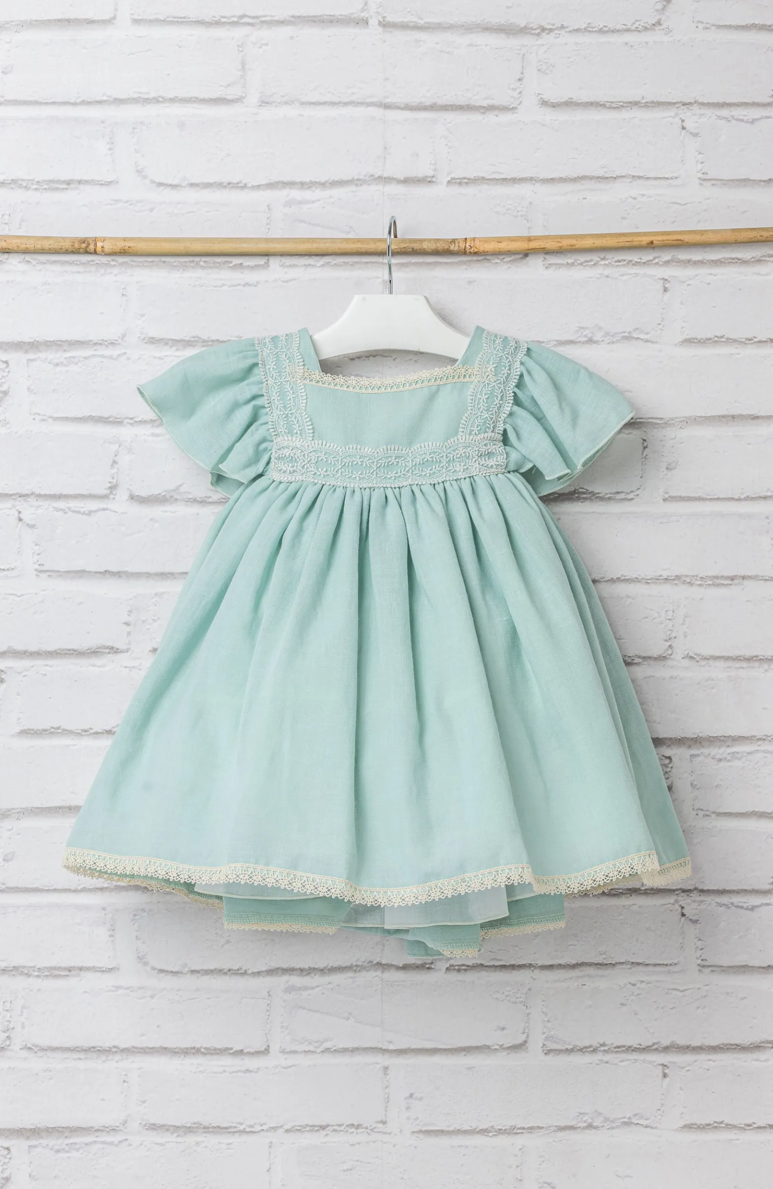 Vestido niña vestir romántico con talle alto muy fresquito y cómodo para verano, ideal para asistir a ceremonias