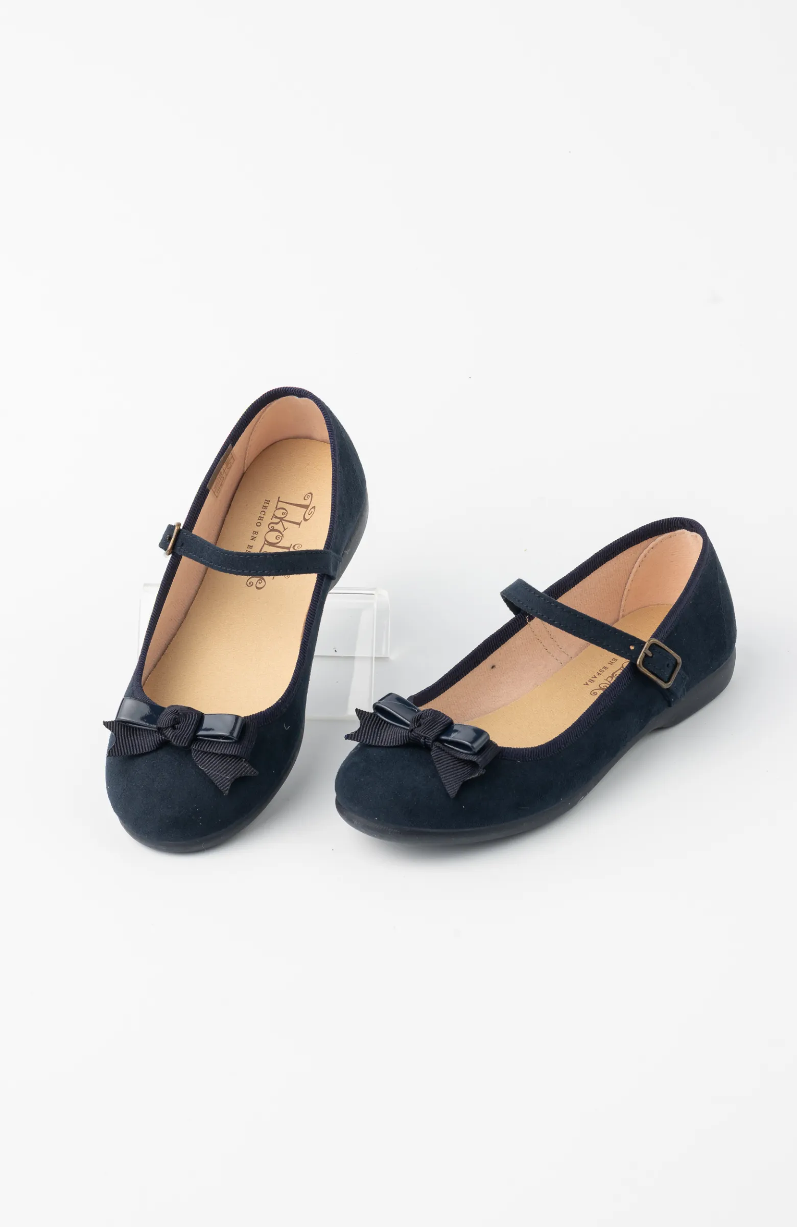 Zapatos niña lazo charol marino con sujeción , perfecto para Arras o Bautizo
