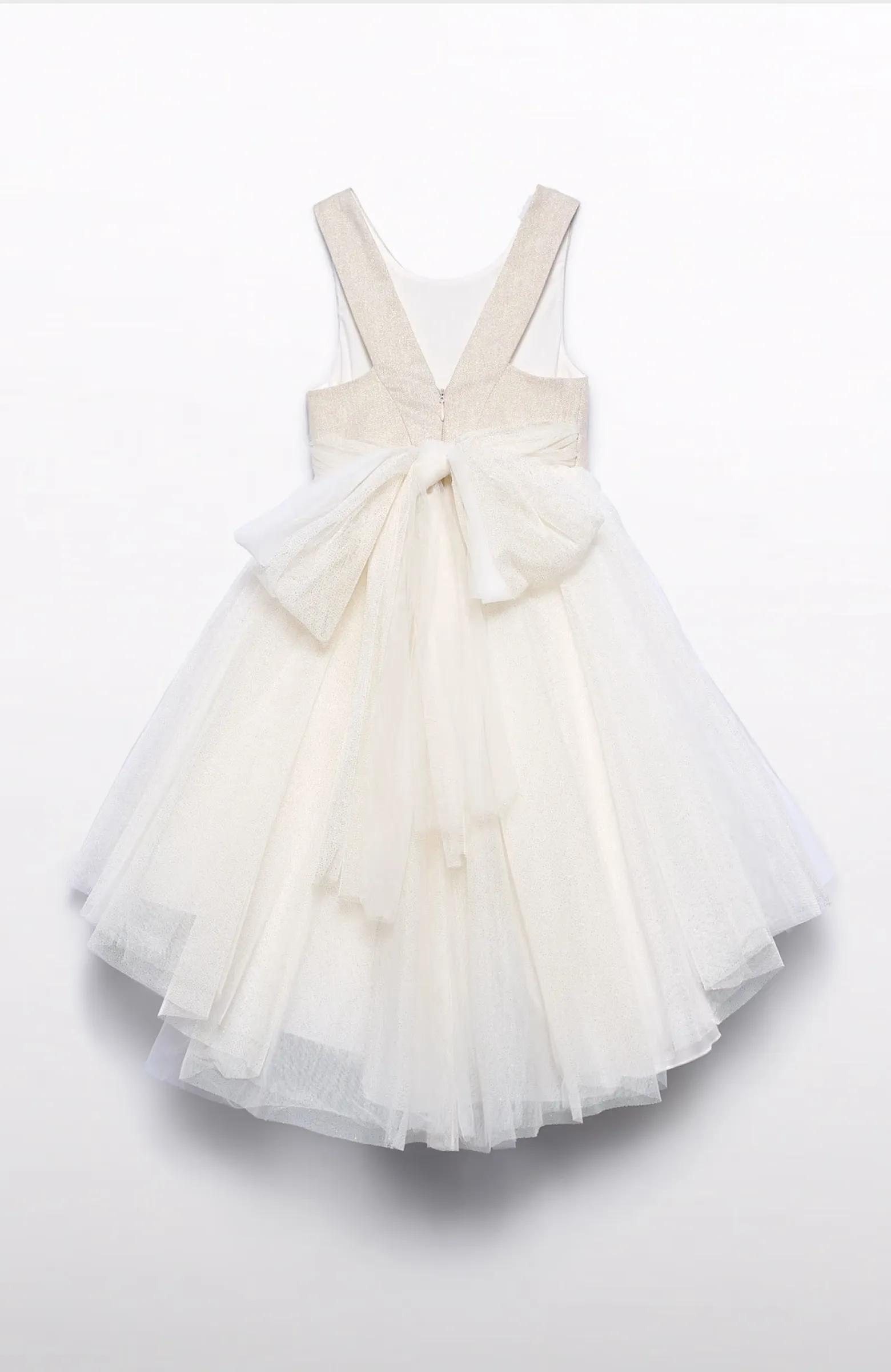Vestido de princesa dorado con brillo con espalda abierta, ideal para ceremonia infantil