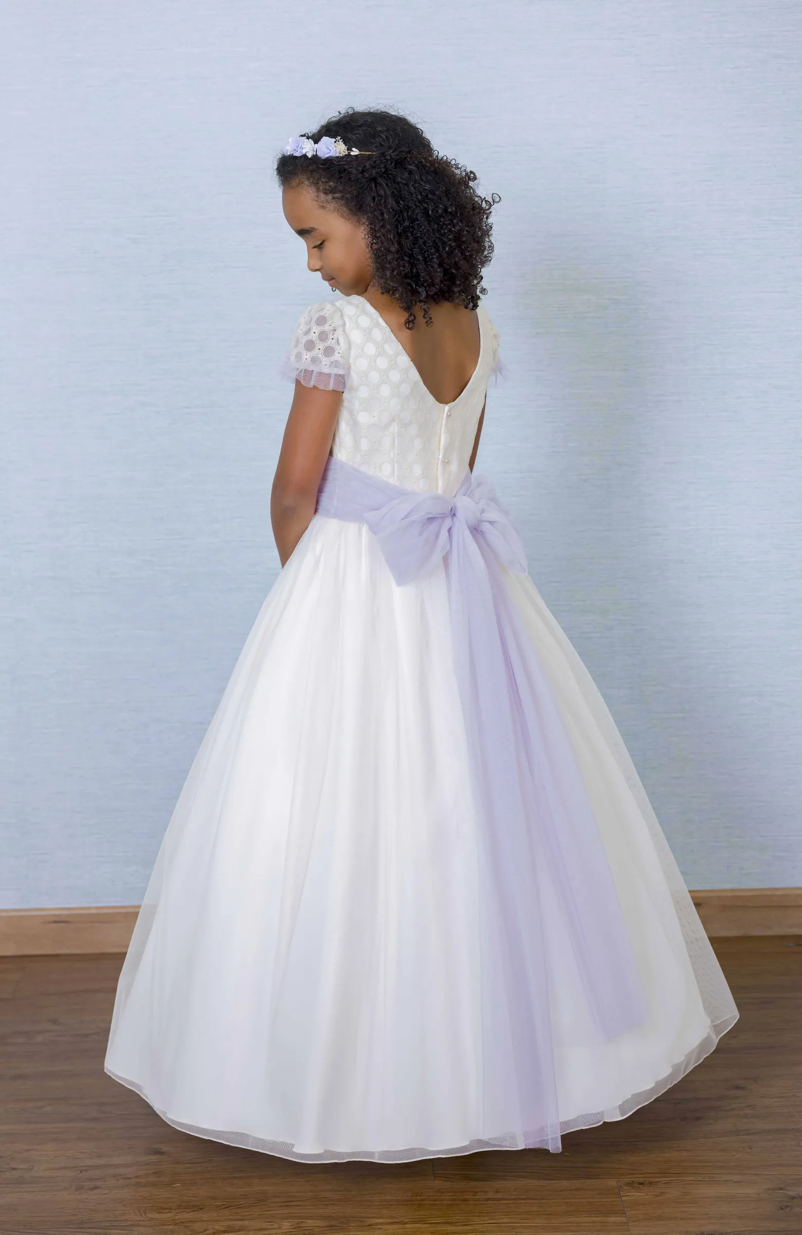 Vestido Comunión niña con fajín lila