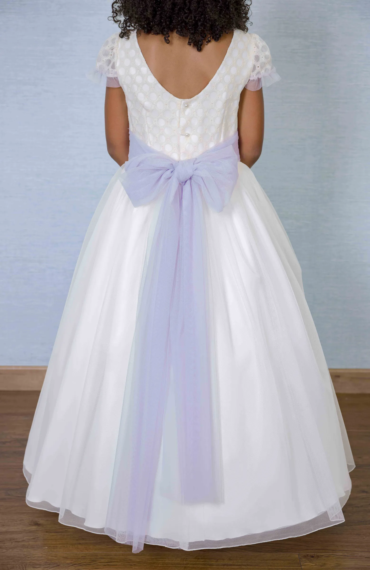 Vestido Comunión niña con fajín lila