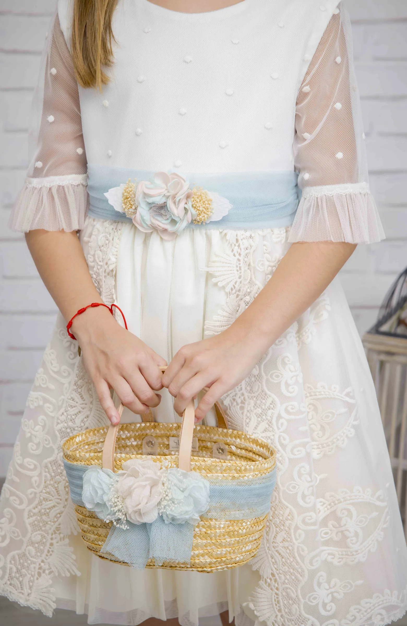 Capazo niña flores verdes Capazo niña flores verdes