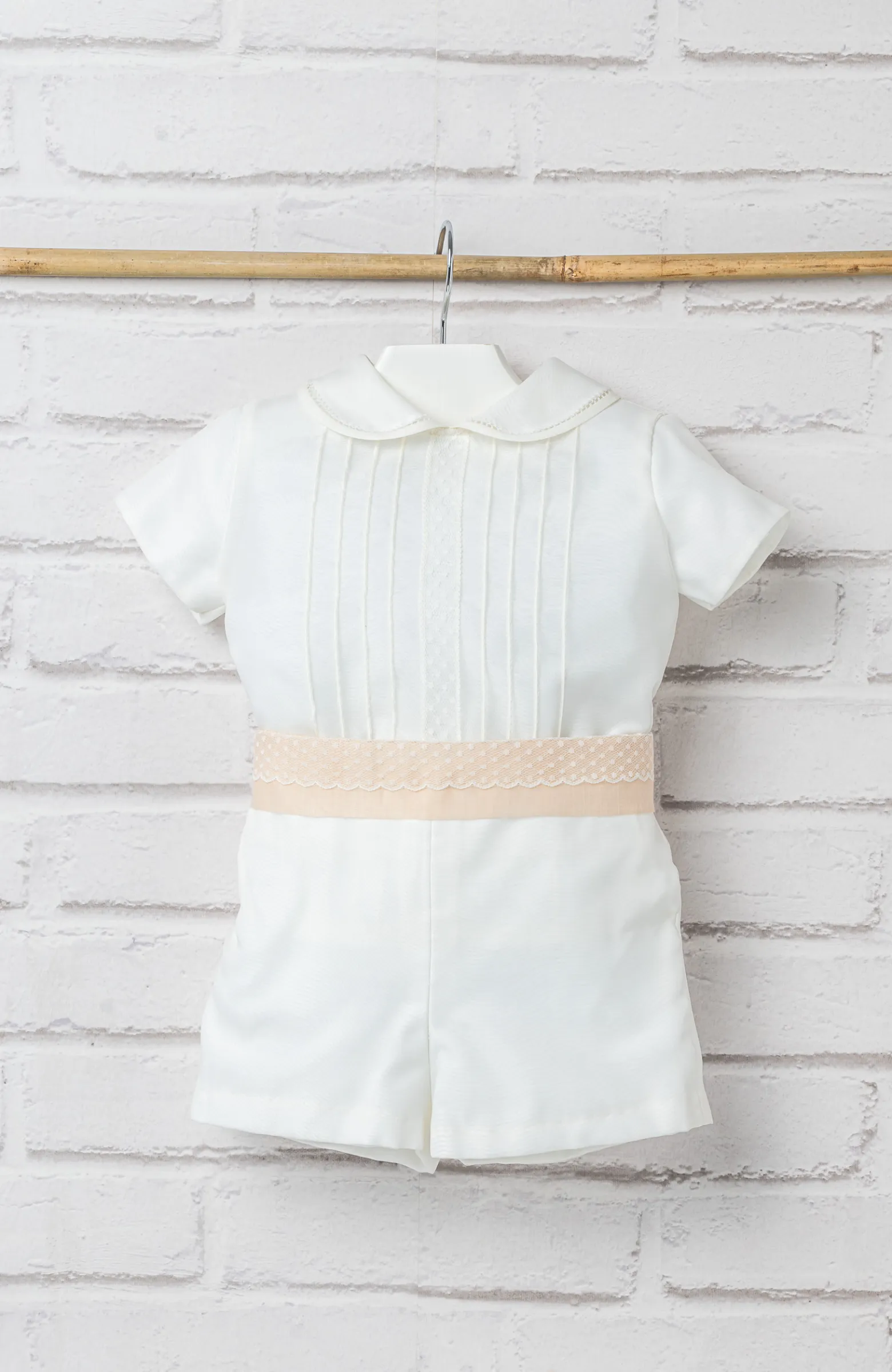 Traje de Bautizo de niño con fajín camel Traje de Bautizo de niño con fajín camel