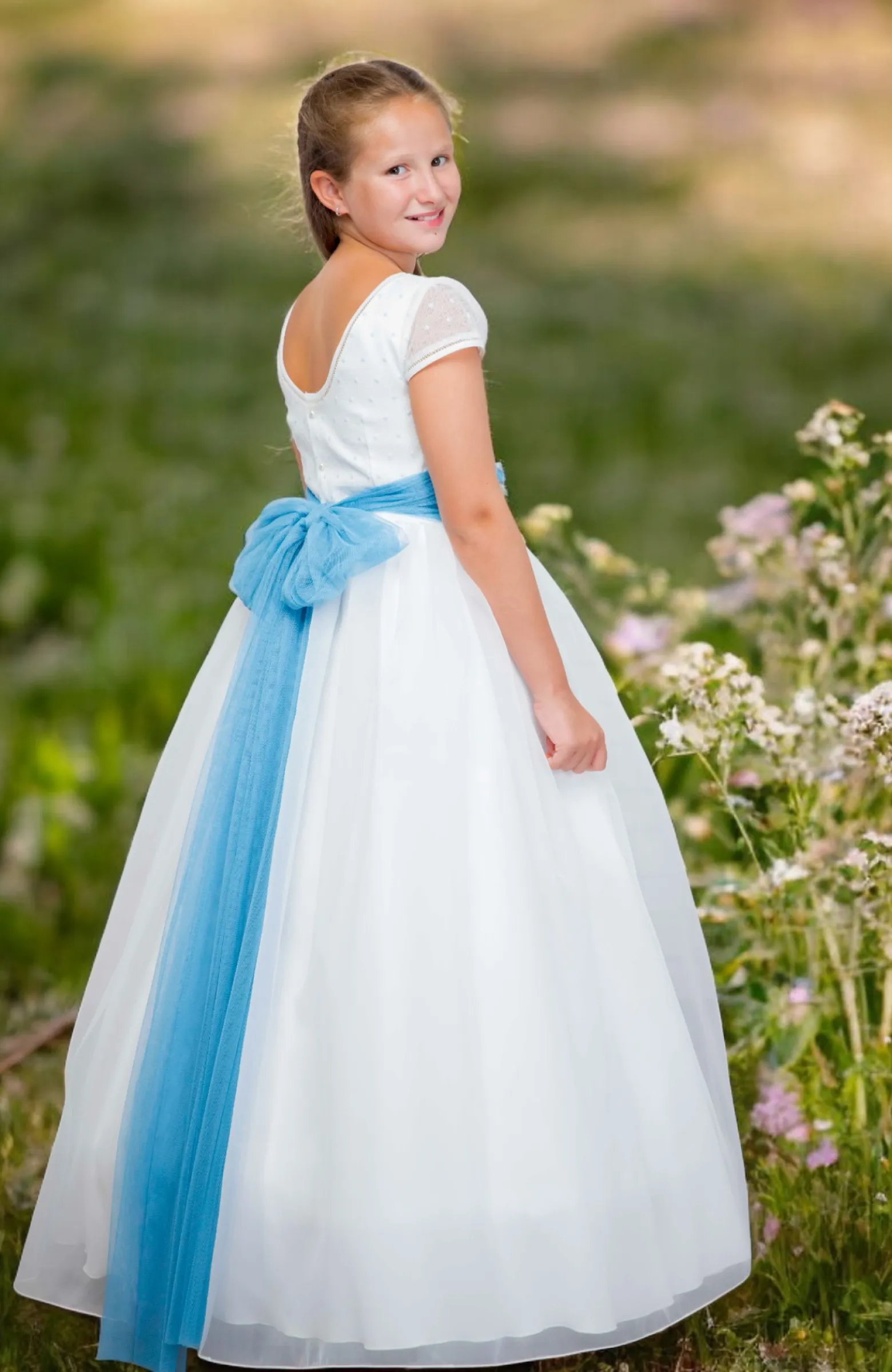 Vestido Comunión niña con fajín azul Orquídea Vestido Comunión niña con fajín azul Orquídea