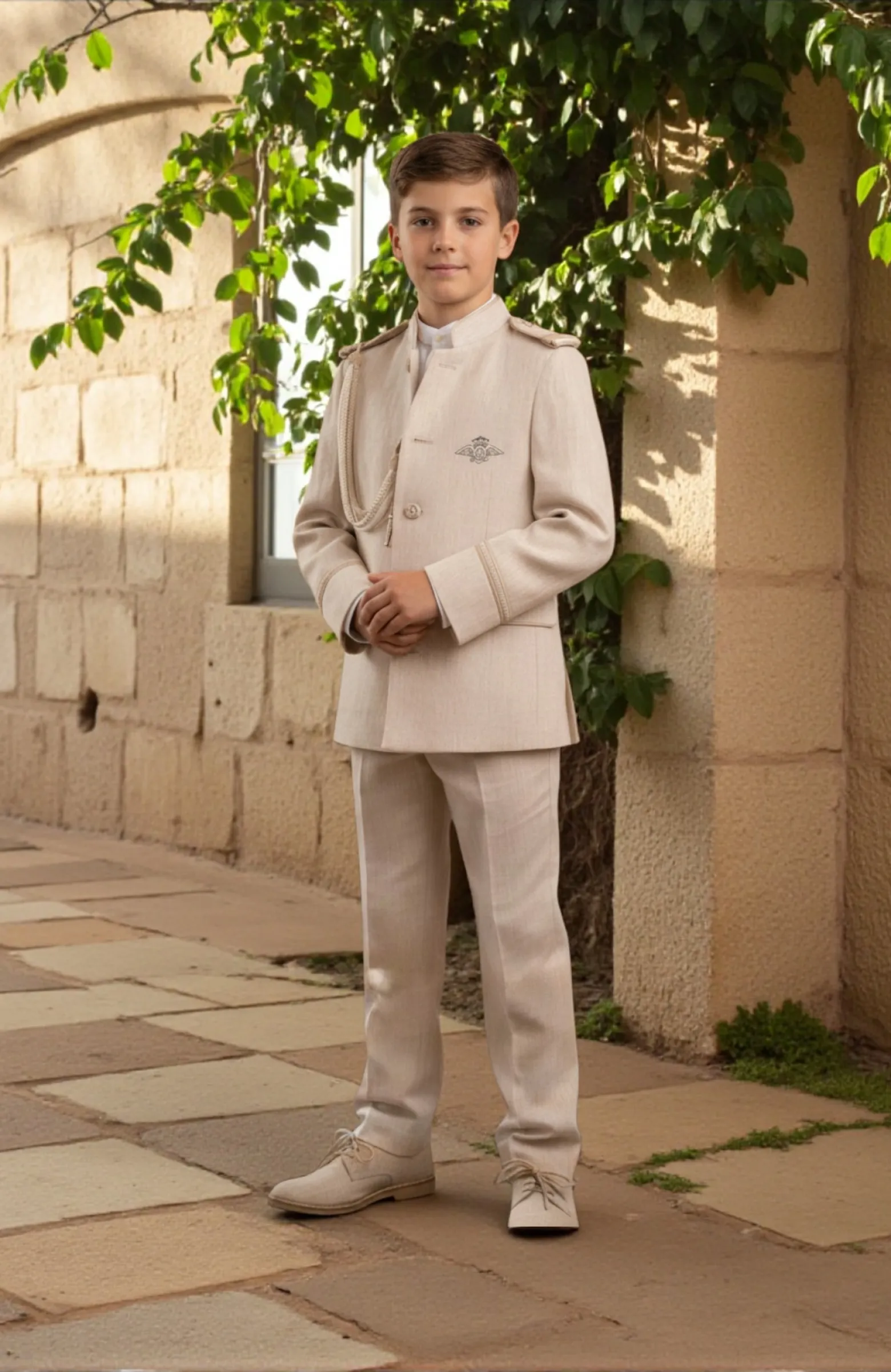 Para un niño elegante Traje de Comunión Almirante lino tostado cuello mao