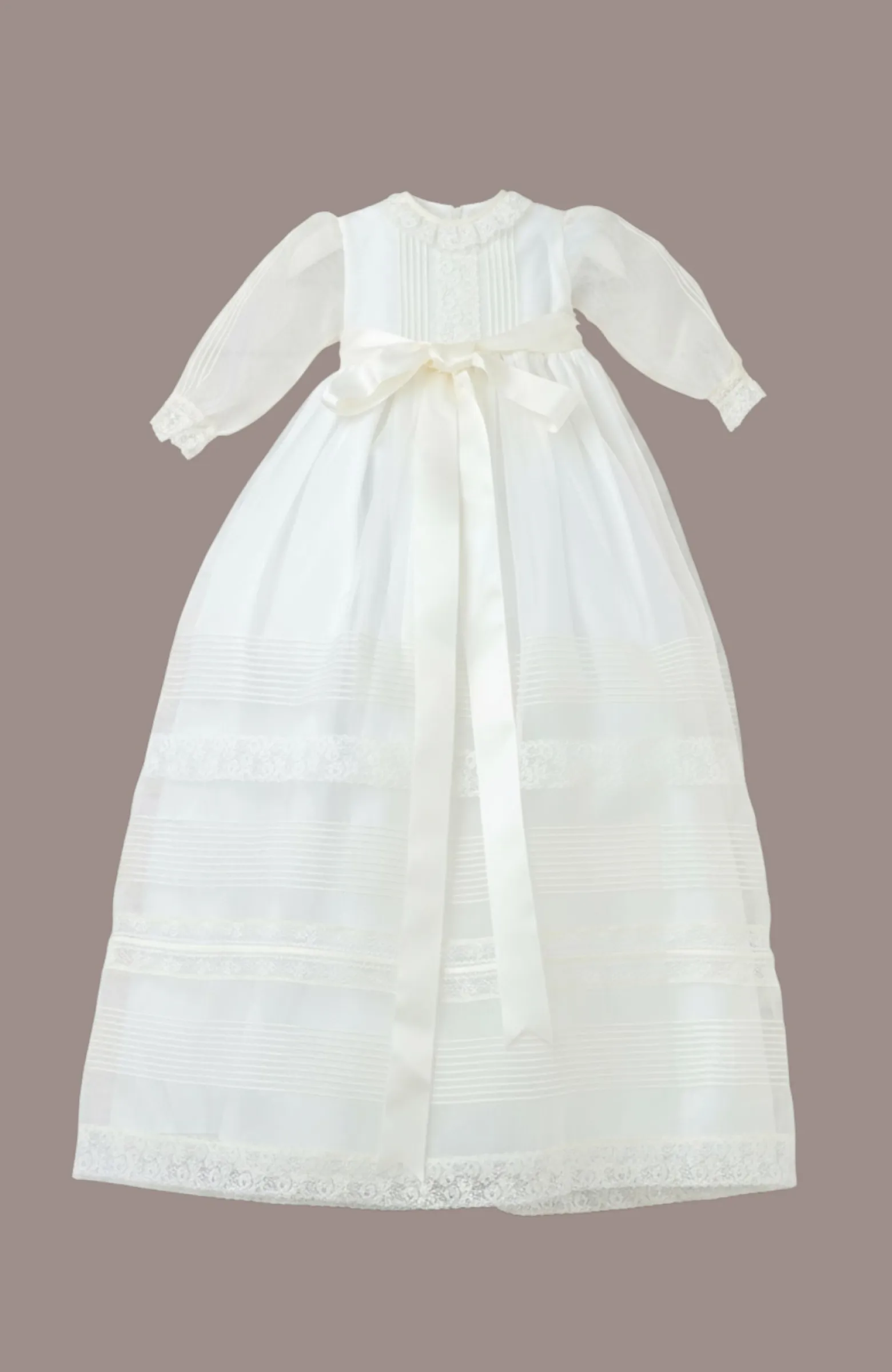 Faldón de Bautizo con capota clásico color crudo Lubián Faldón de Bautizo con capota clásico color crudo Lubián