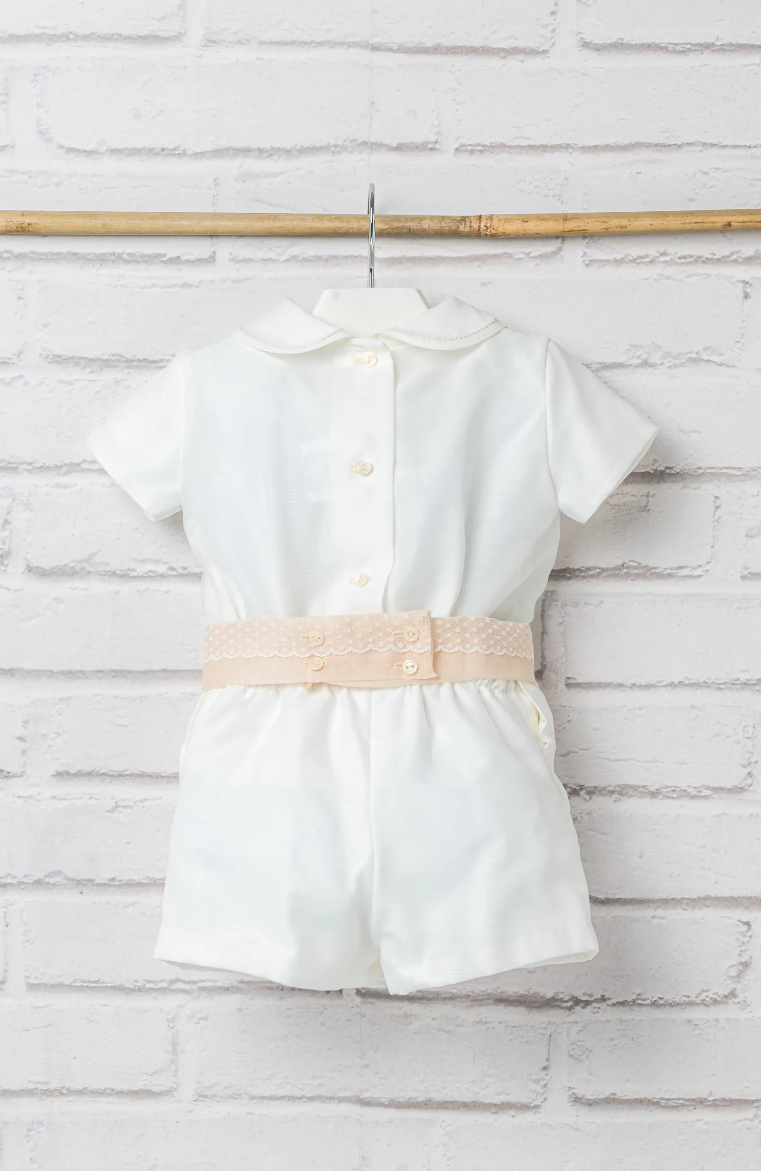 Traje de Bautizo de niño con fajín camel Traje de Bautizo de niño con fajín camel